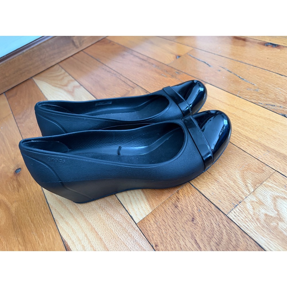 Crocs Women Wedge Cap Toe Slip on Rubber Shoes Sz 8 Black